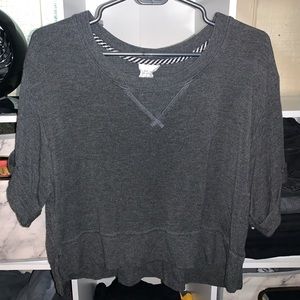 short sleeved cropped tshirt